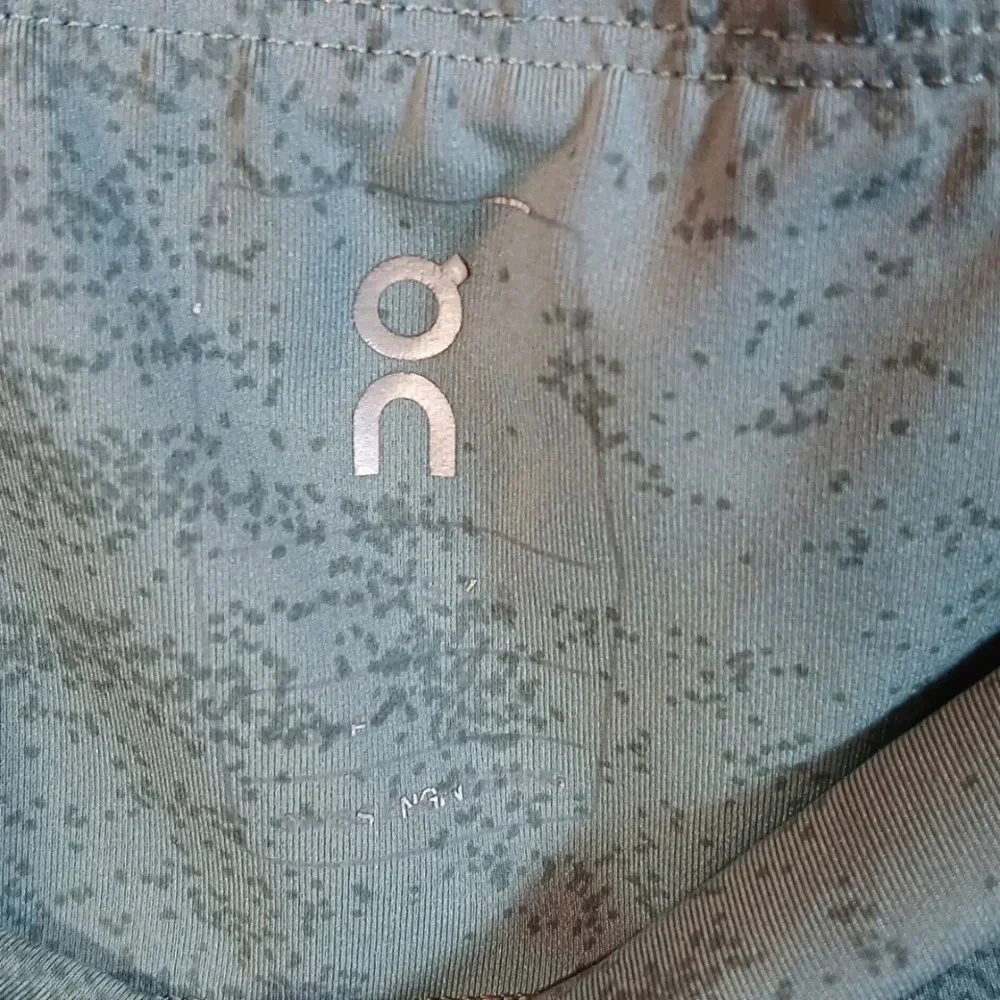 On Running Women's 7/8 Running Tights size XS or Small